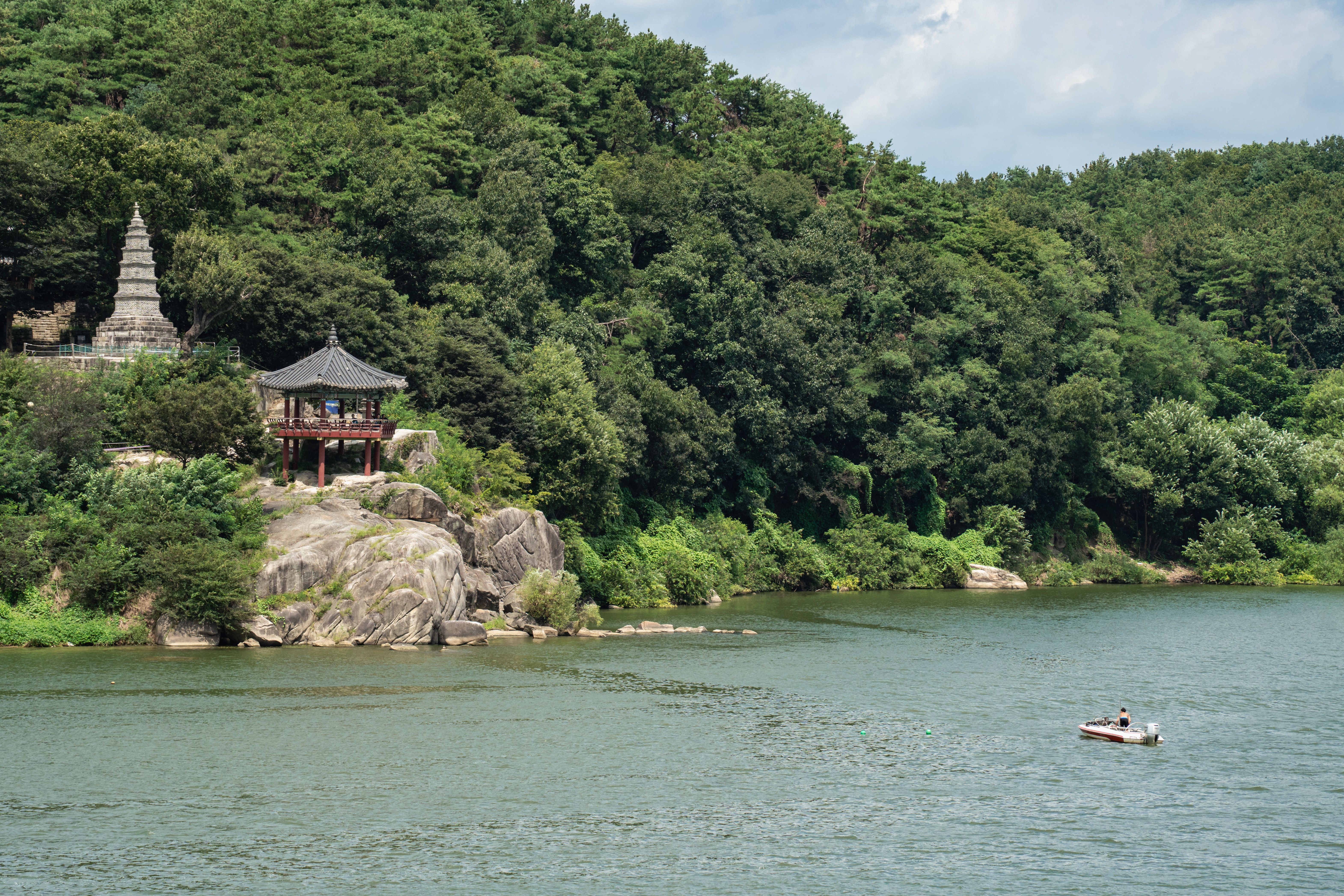 Image 57 from album: "south-korea""